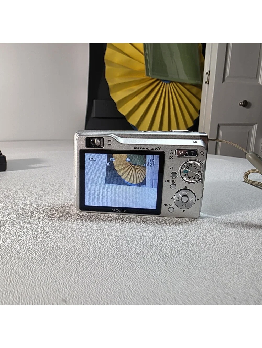 SONY Cyber-shot DSC-W80 Silver 7.2MP W/Battery, Charger & Case
